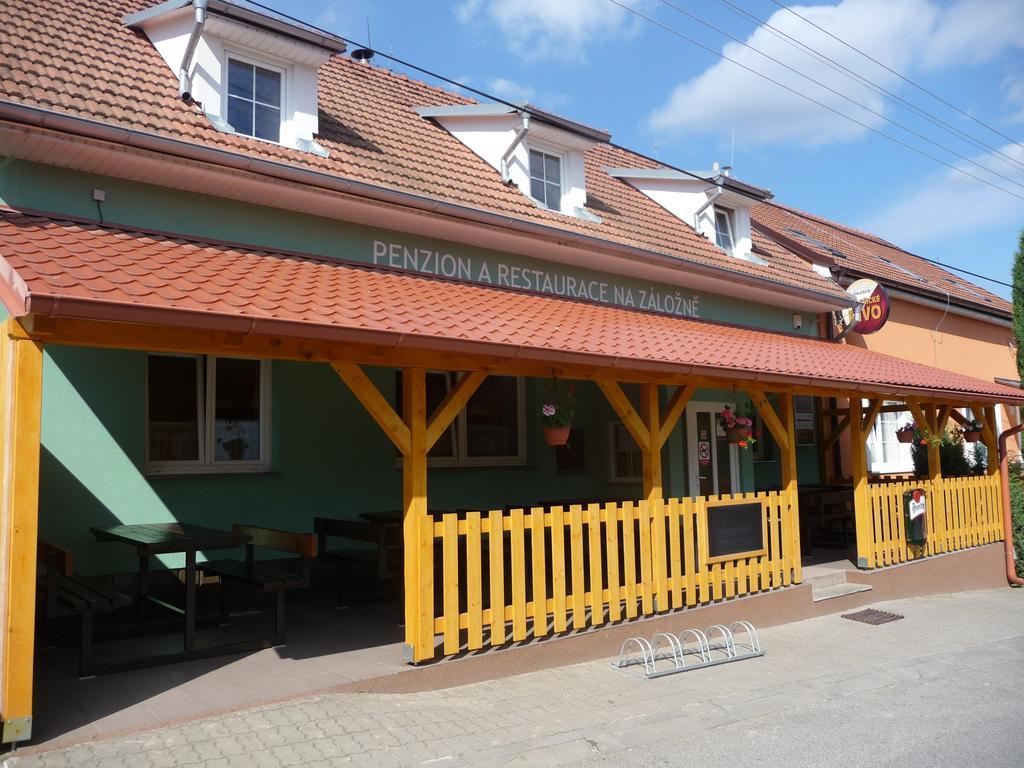 Penzion A Pizzerie Na Zalozne Kobyli Екстер'єр фото